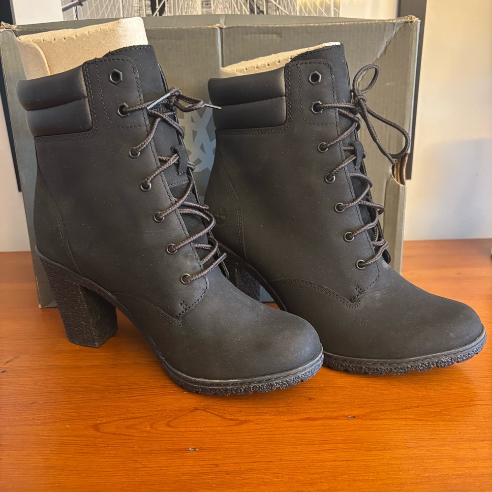Timberland | Tillston 6 Inch Boots size 8.5